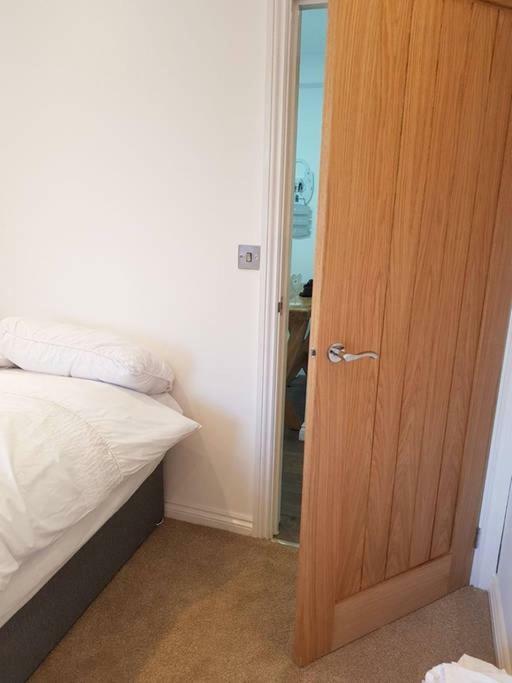 Apartment With Roof Terrace Close To City Centre Cardiff Dış mekan fotoğraf